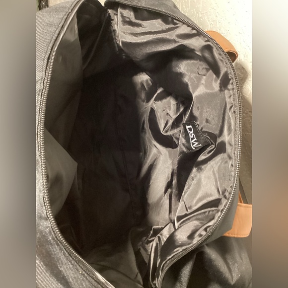 DUFFLE BAG DSW BLACK & TAN TRAVEL BAG - Picture 3 of 3